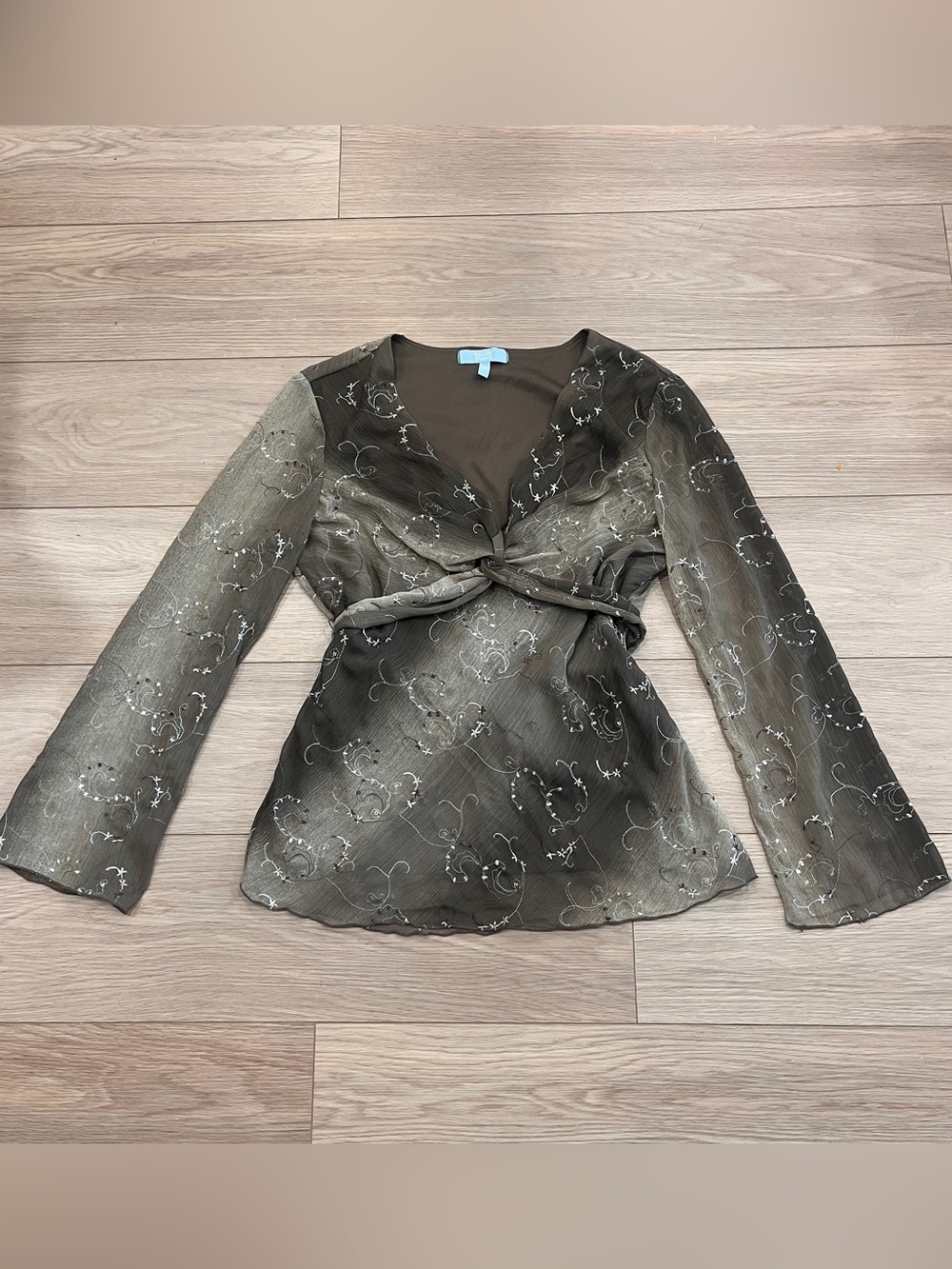 Denver Hayes Y2K Sheer Embroidered Twist Front Blouse – Size M